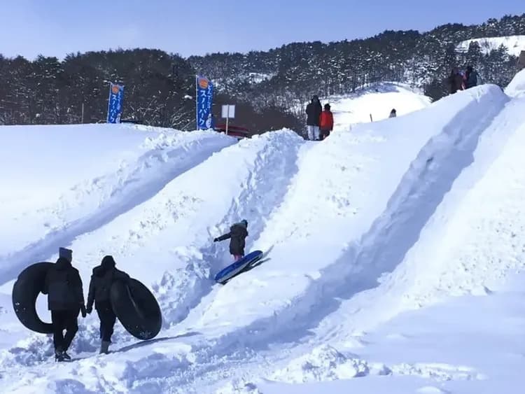 冬季限定雪上樂園