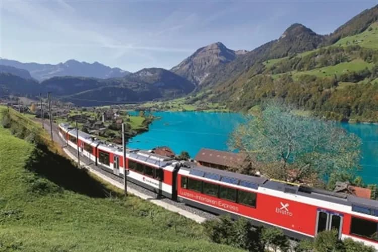 德瑞不思議～冰雪鐵力士山、童話新天鵝堡、快線景觀列車、夜宿羅騰堡古城10日-14