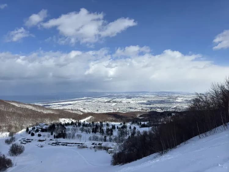 【札幌手稻滑雪一日遊】雙板無教練方案｜提供全套雪具、雪板租借、雪場來回交通-5