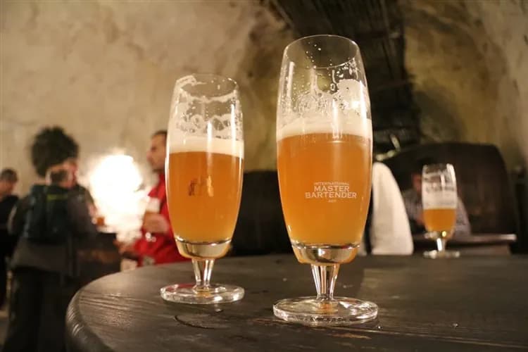 最高省1萬│經典德國捷克旅遊│布拉格城堡．新天鵝堡．童話古鎮．溫泉小鎮．二晚五星．米其林美食10日-11