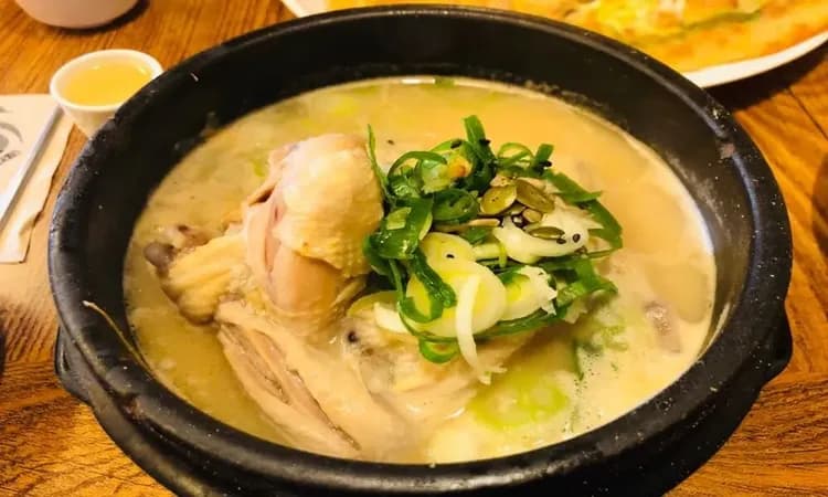 滋補人蔘燉雞,土俗村