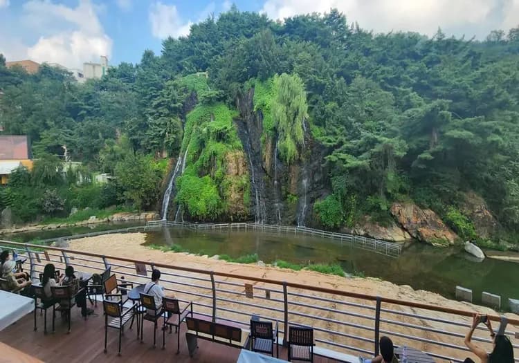 寒假搶先GO|韓冬滑雪|首爾|人氣滑雪.鮮採草莓.恩平韓屋村幽境.秘境瀑布Café.最美星空圖書館.必逛聖水洞+明洞四日-6