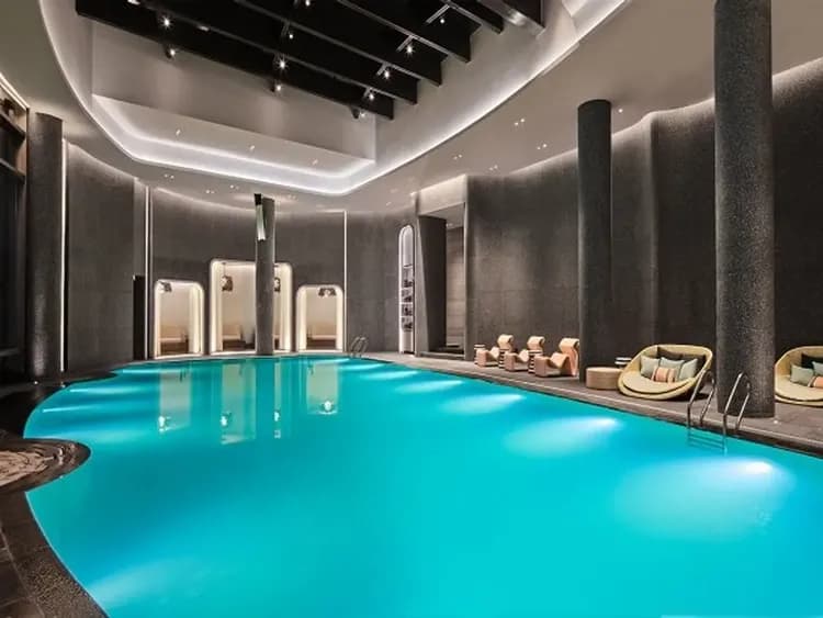 上海滴水湖洲際酒店泳池-上海：滴水湖洲際酒店(乙晚)