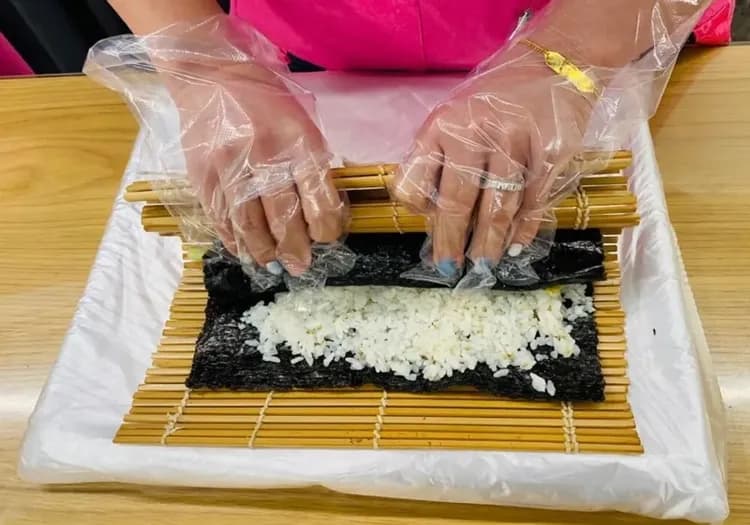 過年折3,000｜首爾｜保證入住明洞彩鴻飯店＋雪場.銀白雪境滑雪趣.全日暢遊樂天世界.年味滿滿新春團圓宴(二站購物)五日-5