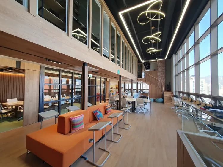 Nomad Live Hostel-12