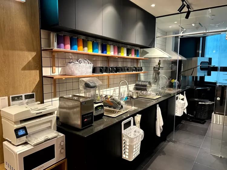 Nomad Live Hostel-10