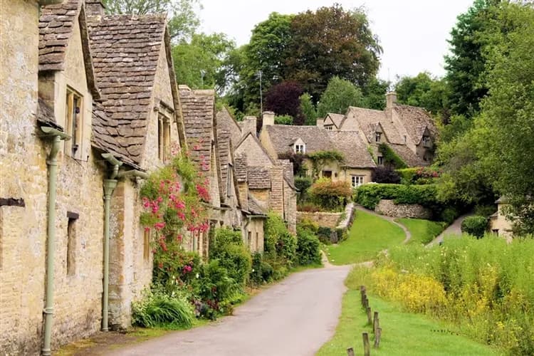 賀歲折5000｜經典英國9日｜倫敦音樂劇．科玆窩鄉村．雙大學．巨石陣．倫敦塔．二晚五星．遊船餐．下午茶-15