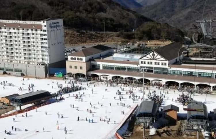 伊甸園滑雪場(半日滑雪；含雪橇、雪杖、雪鞋、防風衣)