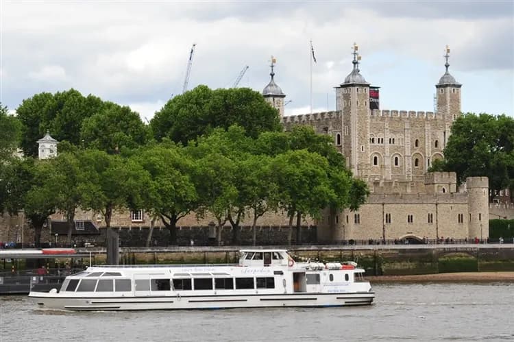 每月一物｜特選英國｜倫敦二日自在遊．科玆窩鄉村．大英博物館．牛津．劍橋．OUTLET購物9日-5