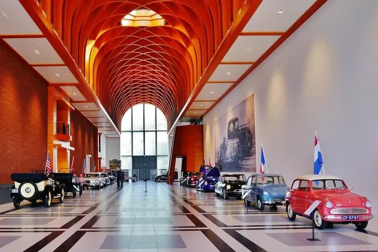 勞烏曼博物館-勞烏曼古董車博物館