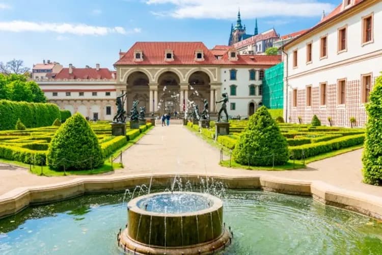 捷克不思議～中世紀小鎮、慕夏美術館、百塔之都漫遊、伏爾他瓦河遊船、一日輕旅行七日-11