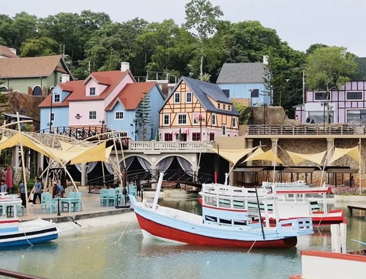 省遊侏儸紀泰國│侏儸紀世界沉浸展,芭達雅網評五星兩晚,濱海小火車體驗,歐風漁人碼頭,大城獅子動物園,朱拉隆功美食街6日-9