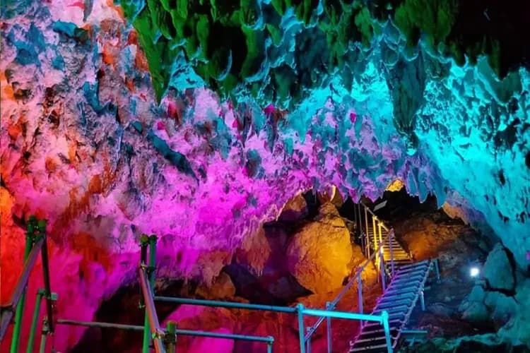 照片來源：CAVE OKINAWA官網-CAVE OKINAWA
