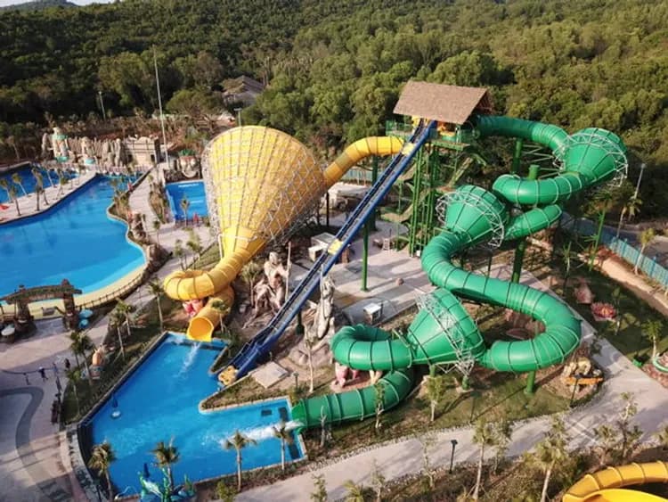 全景跨海纜車、Sun World遊樂區