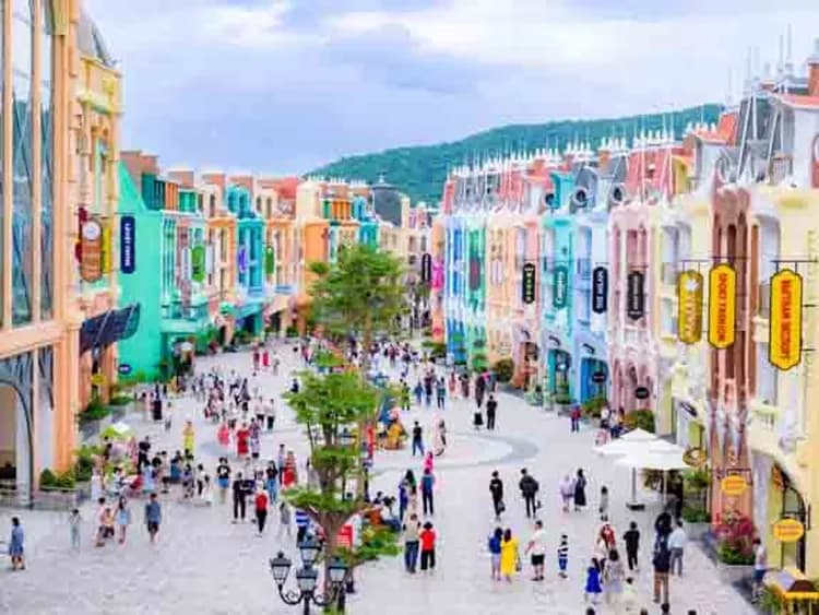 南越三城～芽莊珍珠樂園、美奈沙丘品酒、胡志明閒情趣、全程五星飯店六日-9