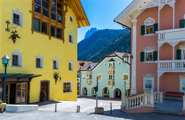 冬遊折3000│北義克斯三國│多洛米緹秘境,威尼斯,密蘇里納湖,布雷德湖,歐帕提亞,盧比安納,帆船饗宴,送五星杜拜12日-9