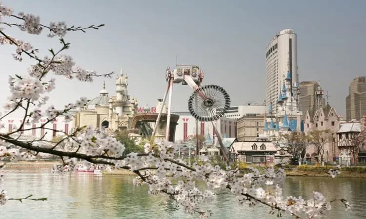 瘋慶典×韓冬滑雪｜首爾｜保住鬧區&渡假村．冰釣鱒魚．滑雪體驗．暢玩樂天世界．景福宮韓服體驗．跆拳秀(一站彩妝)五日｜高雄-13