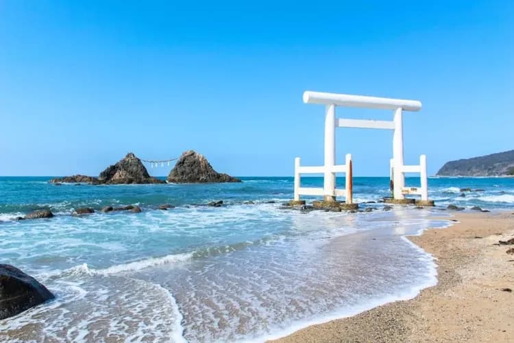 糸島夫婦岩(日本海灘百選)