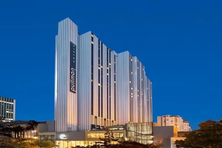 【賀歲法比荷、預購減5000】羅浮宮凡爾賽、5D飛行體驗、塞納河遊船晚宴、巴黎市區連泊11日-10