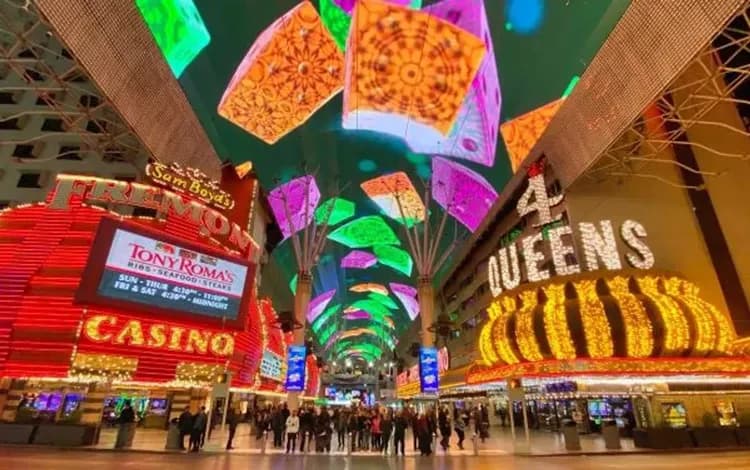 舊城天幕秀-賭城經典夜遊