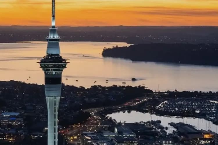探索紐西蘭北島～哈比屯天空塔、羅吐魯阿纜車、陶波湖毛利村、懷托摩螢火蟲洞10日-11