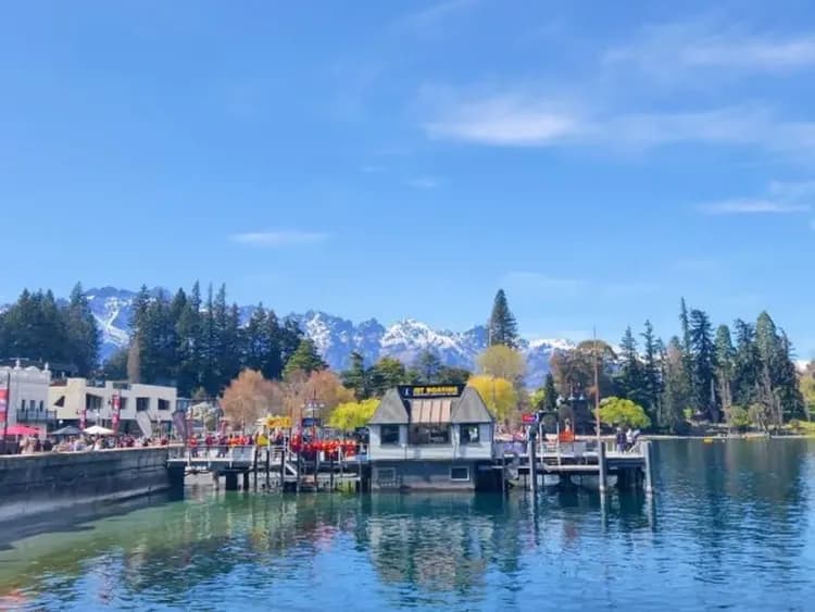 皇后鎮飯店(兩晚)