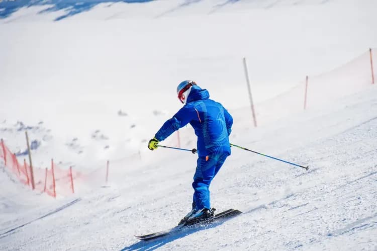 伊利希安江村滑雪場渡假村