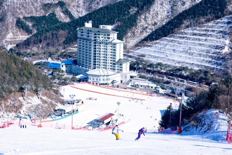 伊利希安江村滑雪場渡假村