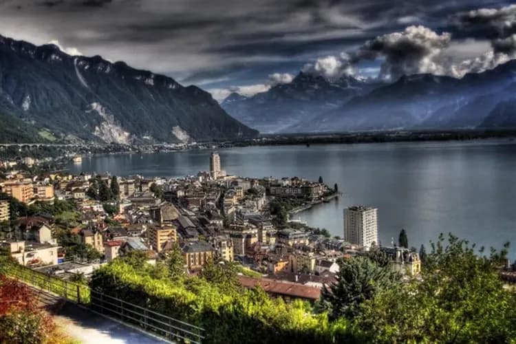 瑞士喜迎春~山中之王馬特洪、歐洲之巔白朗峰、世界最美圖書館、伯連納景觀列車10日-12