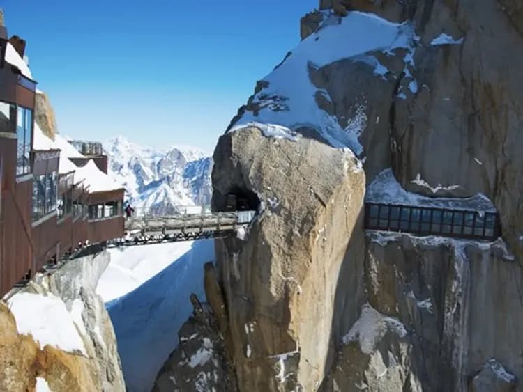 KHH瑞士喜迎春～山中之王馬特洪、歐洲之巔白朗峰、世界最美圖書館、伯連納景觀列車10日-9