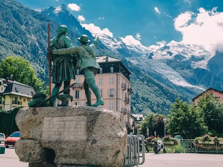 KHH瑞士喜迎春～山中之王馬特洪、歐洲之巔白朗峰、世界最美圖書館、伯連納景觀列車10日-11