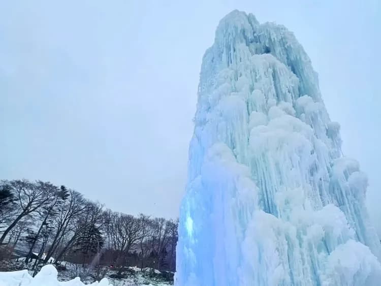支笏湖冰濤慶典：2026年1月31日~2月23日
