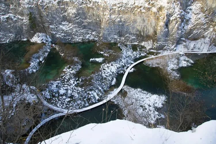 十六湖國家公園