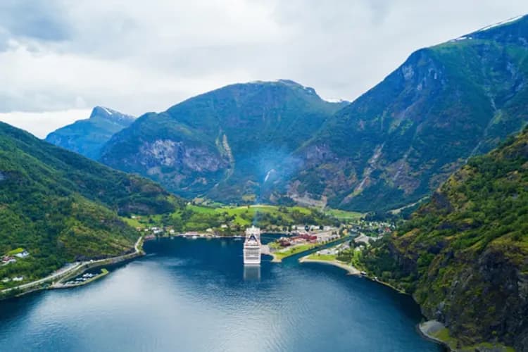 北歐三國超值選～挪威雙峽灣、縮影高山火車、波羅的海遊輪、精選飯店11日-7