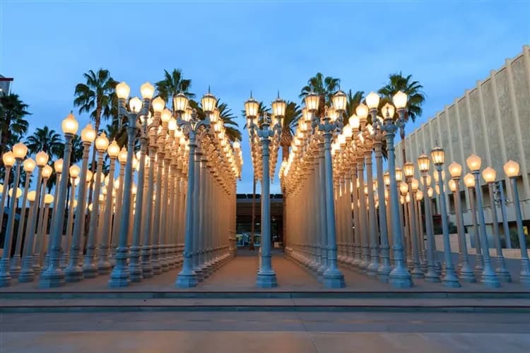 美西旅遊|華航鳳凰城、石中洞、鐘岩、斯科茨代爾老城、羚羊峽谷、大峽谷、OUTLETS8日-7