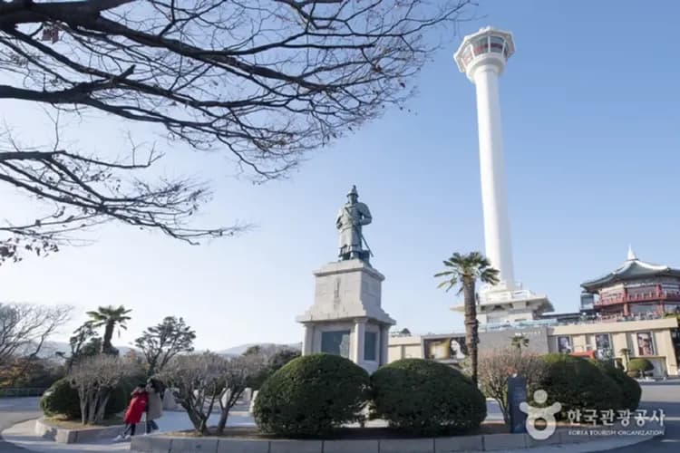 旅展優惠｜韓冬滑雪｜釜山｜伊甸園雪場(含雪衣褲).八公山雪景纜車.天空膠囊列車.採草莓體驗.五星海景汗蒸幕五日(彩妝)
