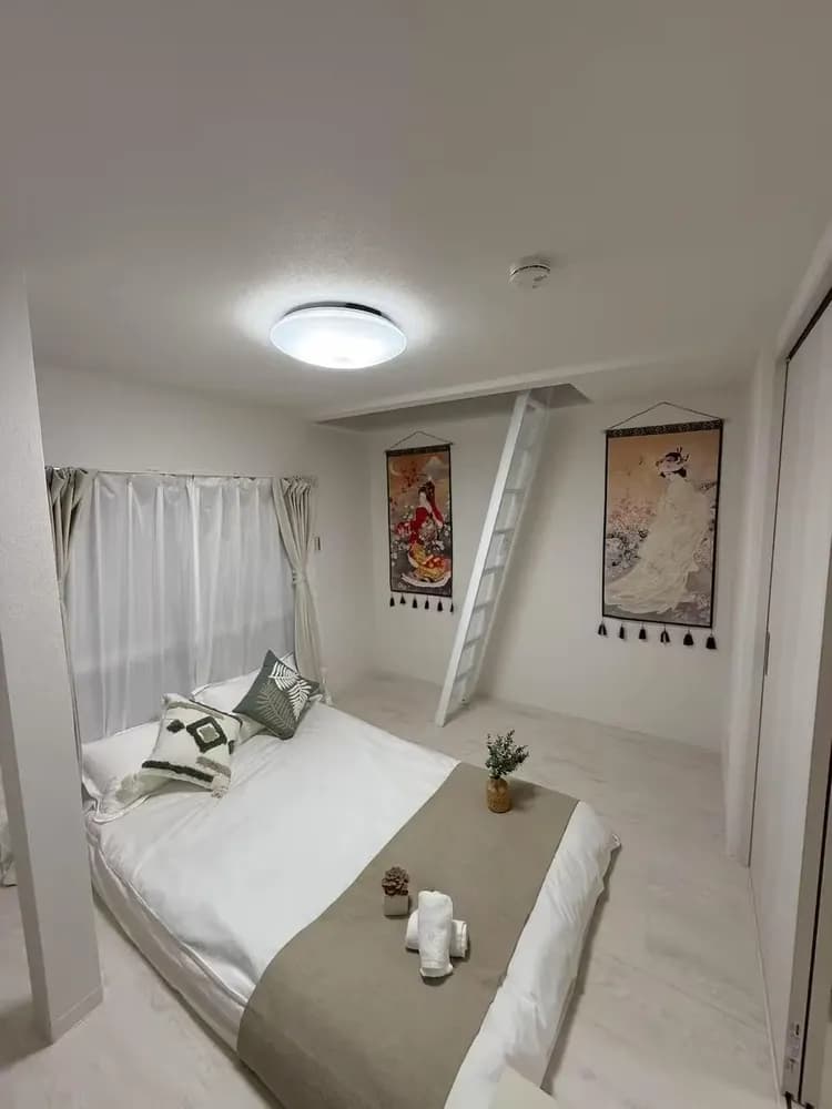 アメ横・上野公園徒歩圏内/2ベッドルーム一軒家貸切/42㎡/最大8名-12