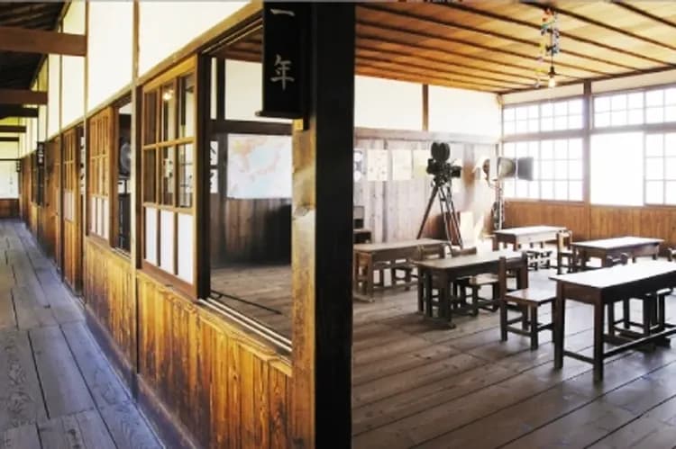 過年折3,000｜瀨戶內海～小豆島.雷歐瑪之森～光之世界.一步一景～栗林公園.峽谷遊船.道後溫泉五日｜台中出發-12