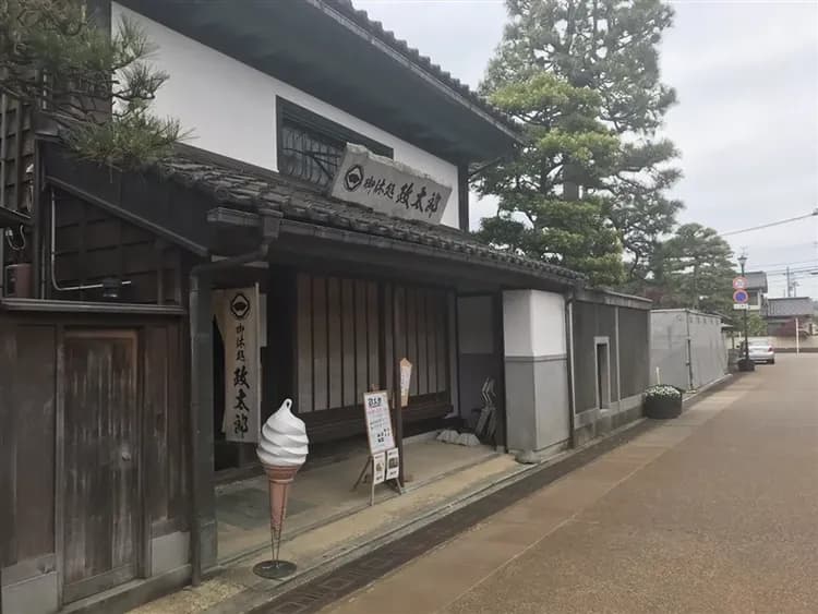 輕奢行｜北陸雪月花包車｜冬戀樹冰雪見遊船．夢幻合掌屋．微醺品酒．雨晴海岸．飛驒牛螃蟹美饌｜雙溫泉6日-5