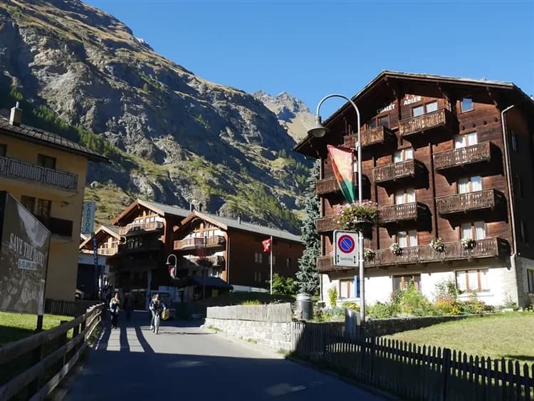 特選瑞士｜馬特宏峰．阿雷奇冰川小鎮．雙火車．萊茵瀑布10日(長榮慕尼黑來回)-7