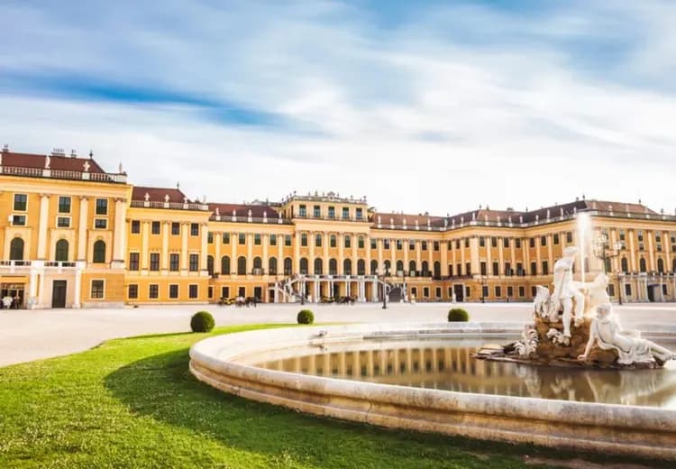 奧地利維也納熊布朗宮