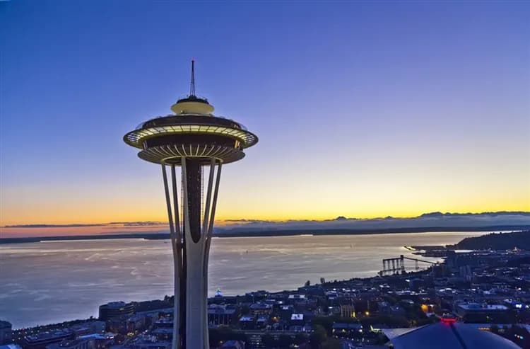 加拿大極光｜黃刀鎮賞極光3晚、玻璃帳篷、狗拉雪橇、雪上摩托車、西雅圖太空針塔、溫哥華１０日-12