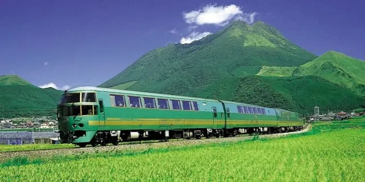 特急由布院之森列車(博多++由布院；約2小時)