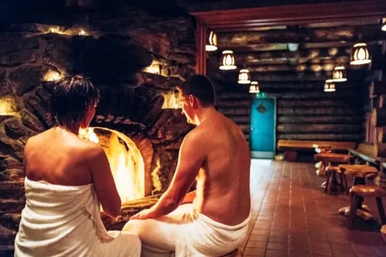 Kakslauttanen Arctic Resort, Lapland, Finland-煙燻桑拿+極地冰池