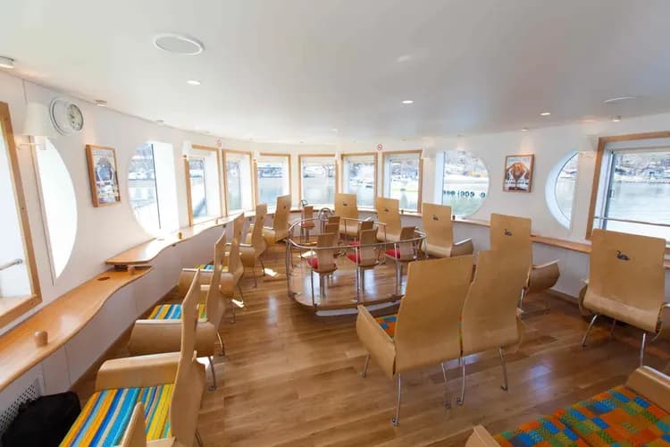 白鳥號遊覽船(約25分鐘)