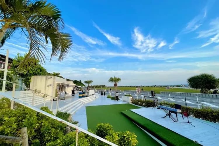 圖片來源：瀬長島ウミカジテラス-瀨長島屋台村(沖繩小希臘)