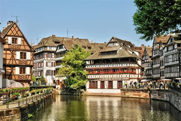 超值德瑞10日｜瑞吉峰．萊茵瀑布．盧森．德國童話大道．蒂蒂湖．送法國浪漫水都-5