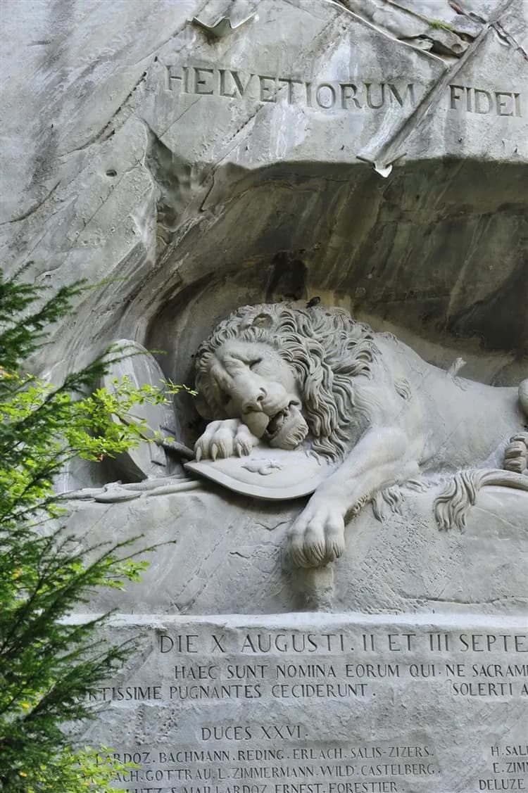 超值德瑞10日｜瑞吉峰．萊茵瀑布．盧森．德國童話大道．蒂蒂湖．送法國浪漫水都-10