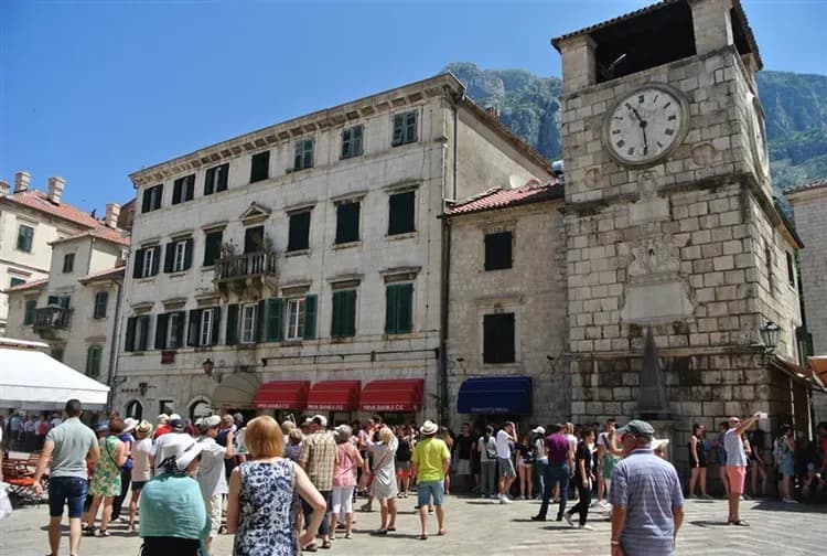暢遊克斯、巴爾幹五國｜鐘乳石洞．十六湖．布雷德城堡．奧赫里德湖．科特．馬其頓．阿爾巴尼亞11日-7