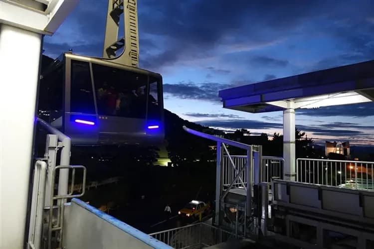 寒假折2,000｜迎春冬季北海道洞爺燈節.企鵝遊行.函館夜景.冰釣公魚.北極星列車.升等螃蟹和牛吃到飽五日｜三晚溫泉-6